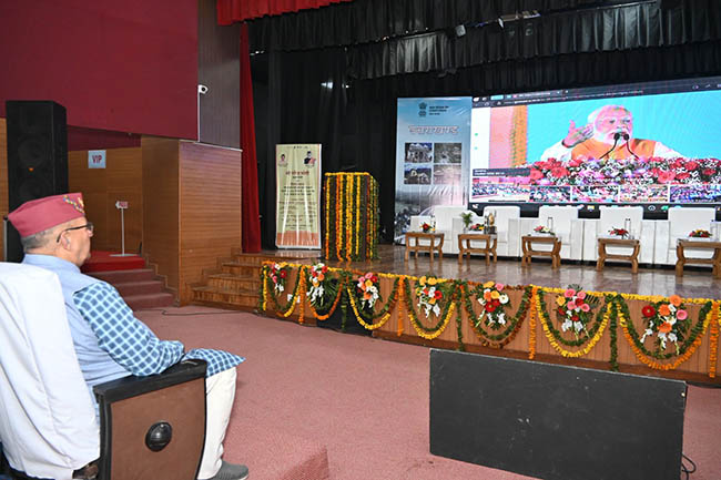 प्रधानमंत्री नरेंद्र मोदी