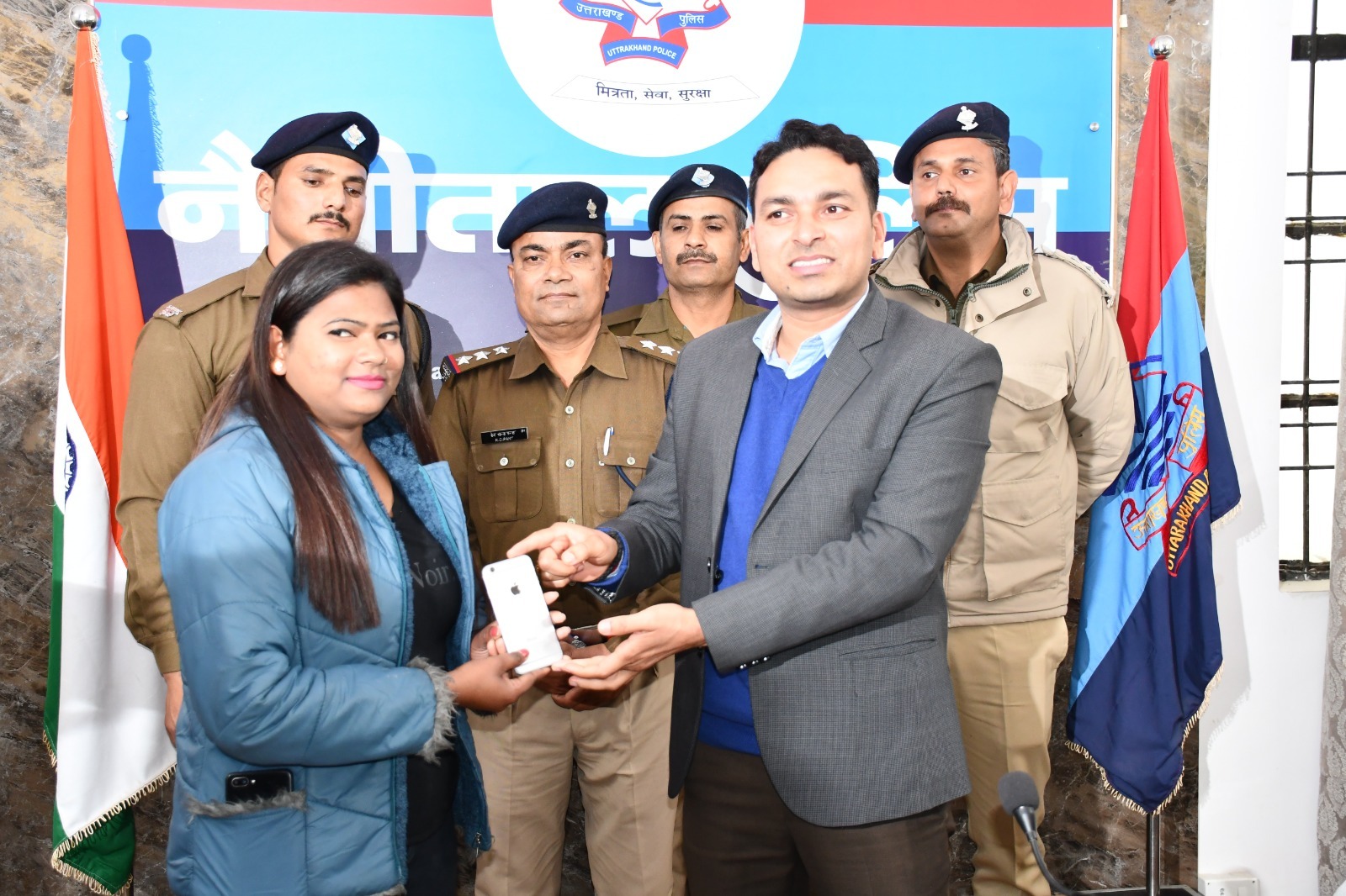 Nanital Police- नैनीताल पुलिस ने 266 फरियादियों के चेहरे की मुस्कान लौटा कर दी नव वर्ष की सौगात