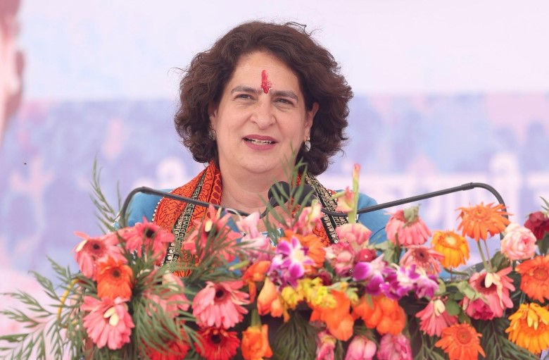 Priyanka Gandhi in Ramnagar- अबकी बार जनता की सरकार- प्रियंका गाँधी