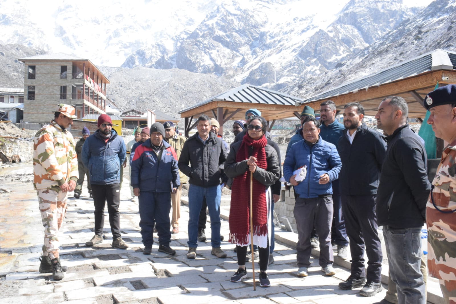 केदारनाथ धाम पहुंची मुख्य सचिव, पुनर्निर्माण एवं विकास कार्यों का लिया जायजा