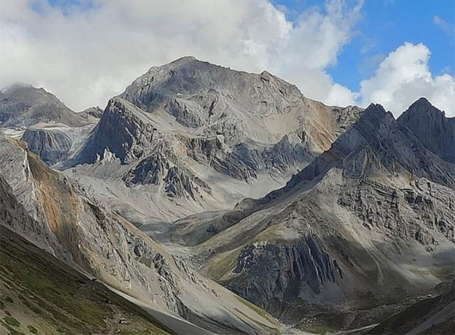 OM Parvat Uttarakhand- ओम पर्वत से गायब हुआ ‘ऊं’, जानें छोटा कैलाश कहलाने वाले पर्वत की कहानी