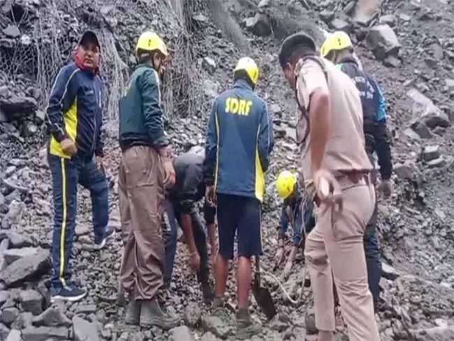 Sonprayag Rescue- सोनप्रयाग भूस्खलन क्षेत्र में रेस्क्यू, मलबे से निकाले तीन शव