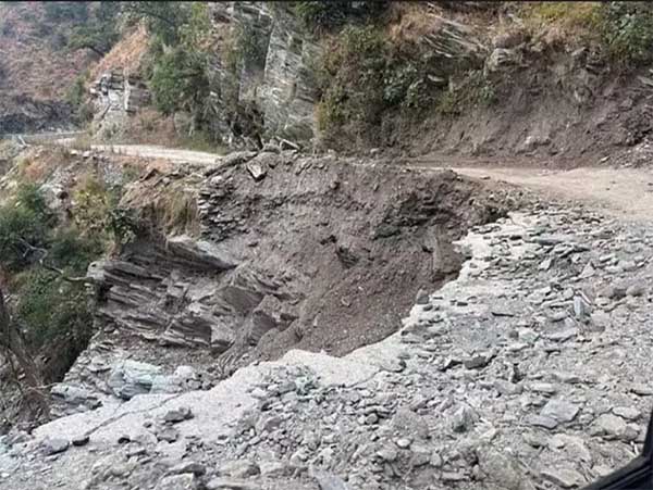 Chhidakhan-Adhaura Motor Road- हादसों से नहीं लिया सबक, जहां दस लोगों की जान गई, वहां अब भी मौत की खाई