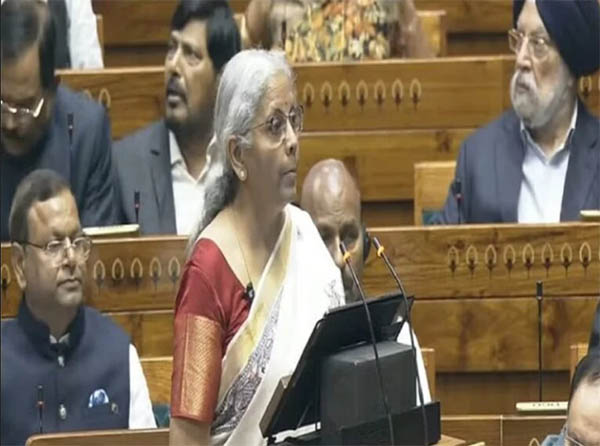 Union Budget 2025- मध्यम वर्ग को बड़ा तोहफा, खिले लोगों के चेहरे…