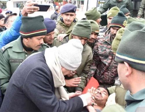 Uttarakhand Avalanche- 47 मजदूर बचाए गए, 8 की तलाश जारी ग्राउंड जीरो पर सीएम धामी