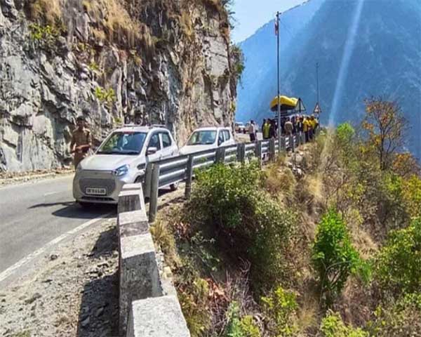 Kedarnath Yatra- टैक्सी-मैक्सी संचालकों के लिए ग्रीन कार्ड अनिवार्य