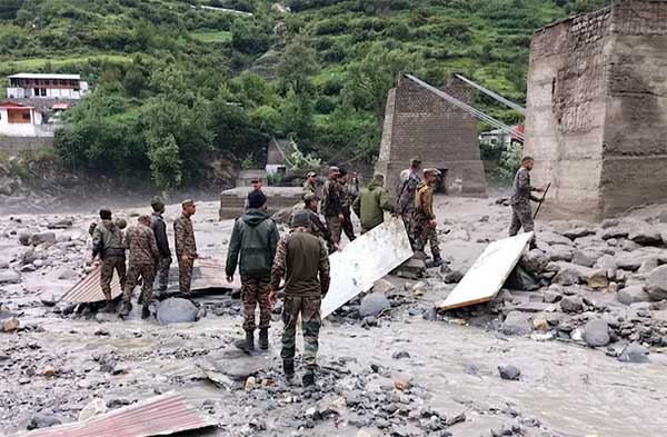 Dharali Rescue Operation- जवानों ने रातभर बनाया बैली ब्रिज, खुलने लगा रास्ता