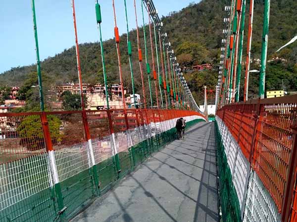 Ram Jhula Rishikesh- अब सुरक्षित होगा रामझूला पुल, टूटे सस्पेंडर्स होंगे ठीक