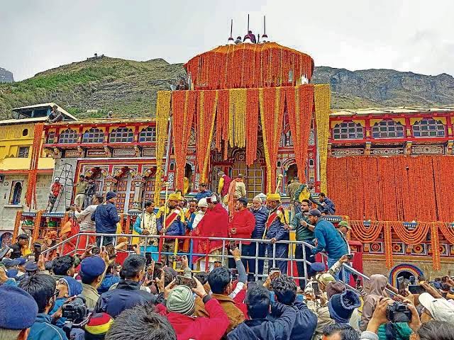 Badrinath Yatra- धार्मिक आस्था के केंद्र बदरीनाथ धाम में फिर लौटी रौनक