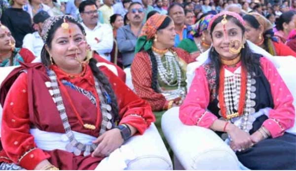 Miss Uttarakhandi Chhaun- डीएम का गढ़वाली अंदाज़ वायरल, फैशन शो में दिखा सांस्कृतिक उत्सव !