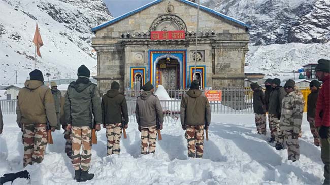 Republic Day in Uttarakhand- बर्फीले केदारनाथ से देहरादून तक, उत्तराखंड में गणतंत्र दिवस की धूम