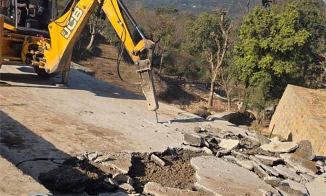 Awaidh Nirman- अतिक्रमण विरोधी अभियान शुरू, पहले दिन 2.5 हेक्टेयर भूमि खाली